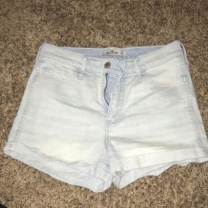 Hollister shorts (high waisted)